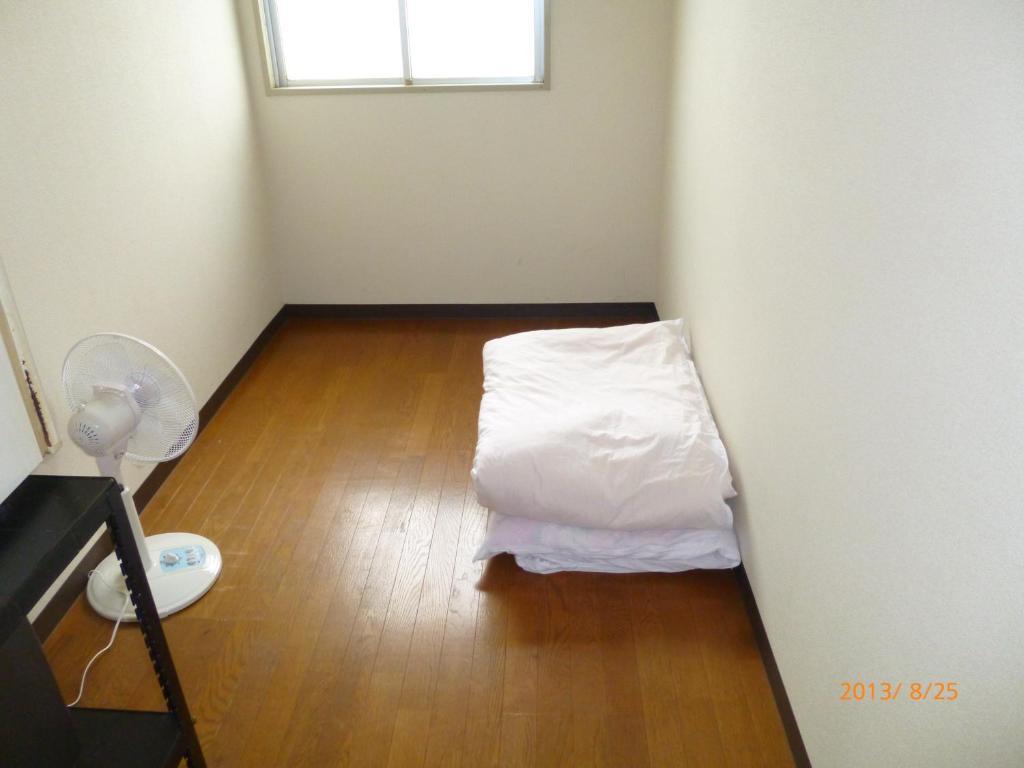 Japanese-Style Economy Single Room without TV and Air Conditioning - Non-Smoking